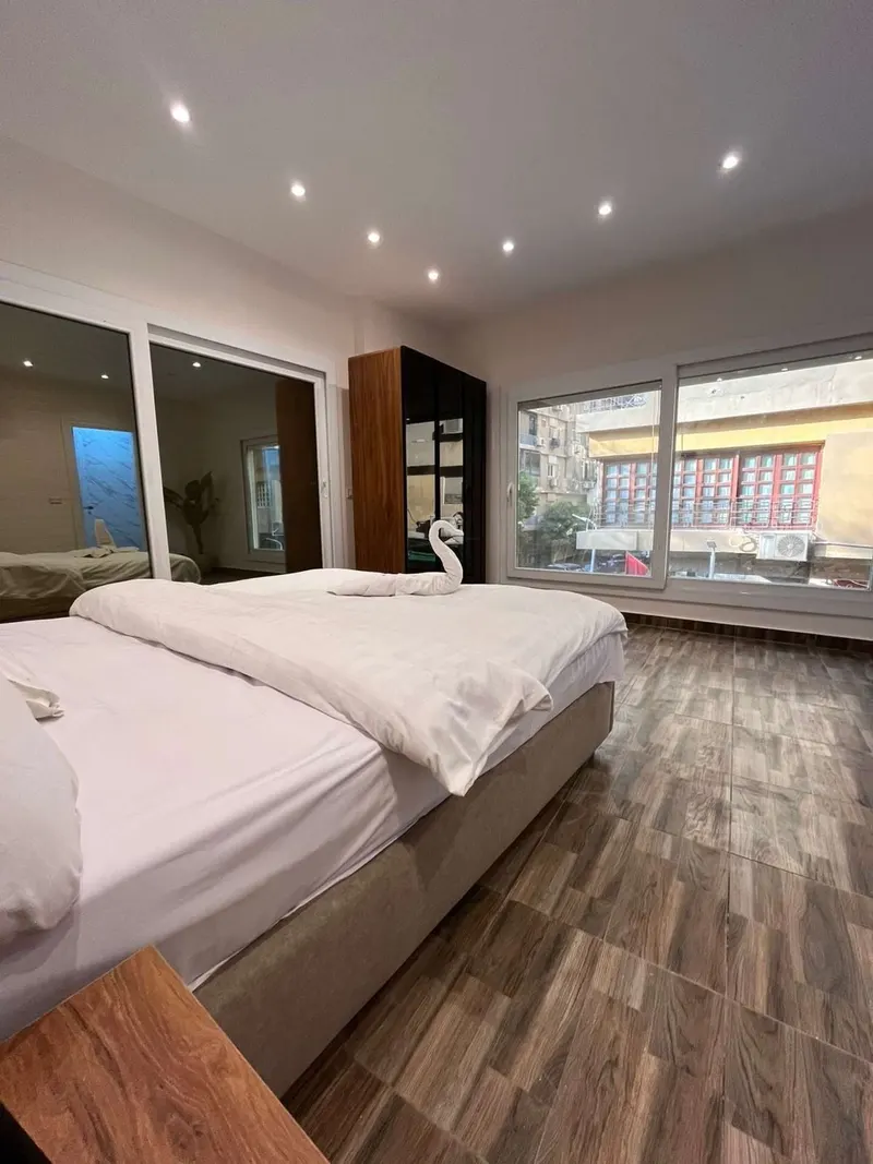 Sage Lounge & Corner Windows — 2-Bedroom, Zamalek (GW2), photo 6