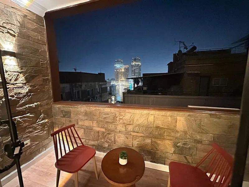 Nile Lights Balcony Home — 3-Bedroom, Zamalek, photo 3