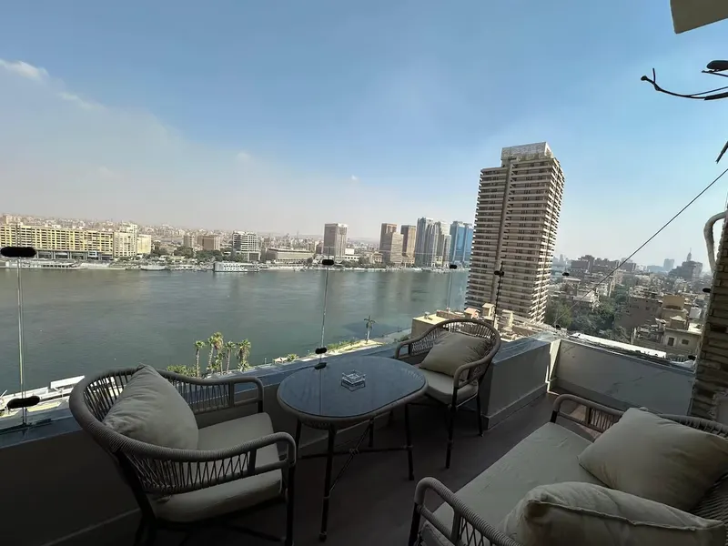 High-Floor Nile Panorama Home — 4-Bedroom, Zamalek