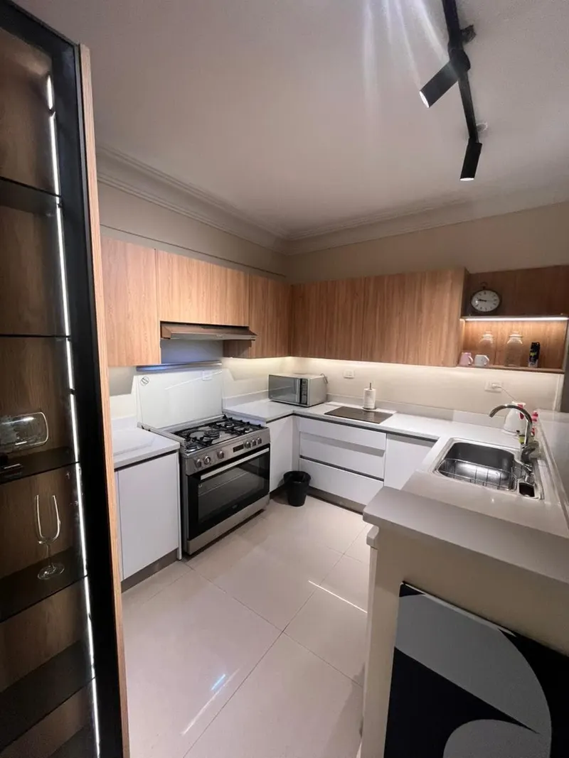 Oak Kitchen & Parquet Flat — 3-Bedroom, Zamalek, photo 2