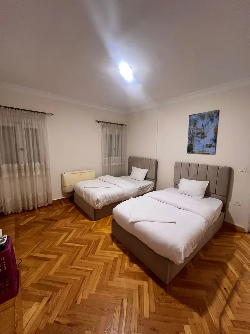 Oak Kitchen & Parquet Flat — 3-Bedroom, Zamalek, photo 3