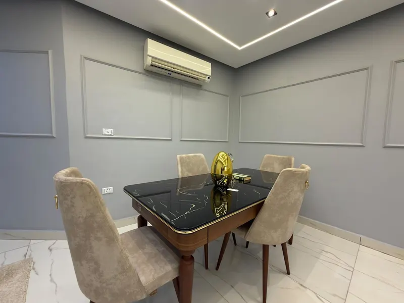 Nile Balcony Home with Dining Room — 1-Bedroom, Agouza, photo 5
