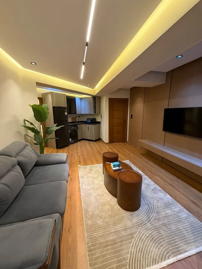 Warm-Wood Nile Balcony Flat — 1-Bedroom, Agouza