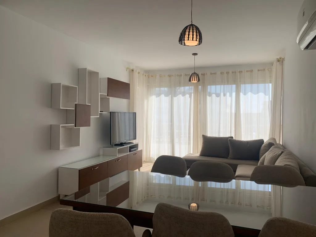 B02-F04 Beachtown 2 Bedroom Apartment — photo 4