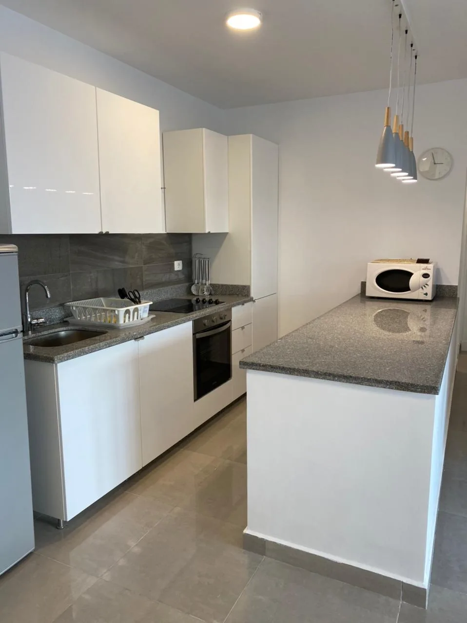 C02-F04 Beachtown 2 Bedroom Apartment — photo 6