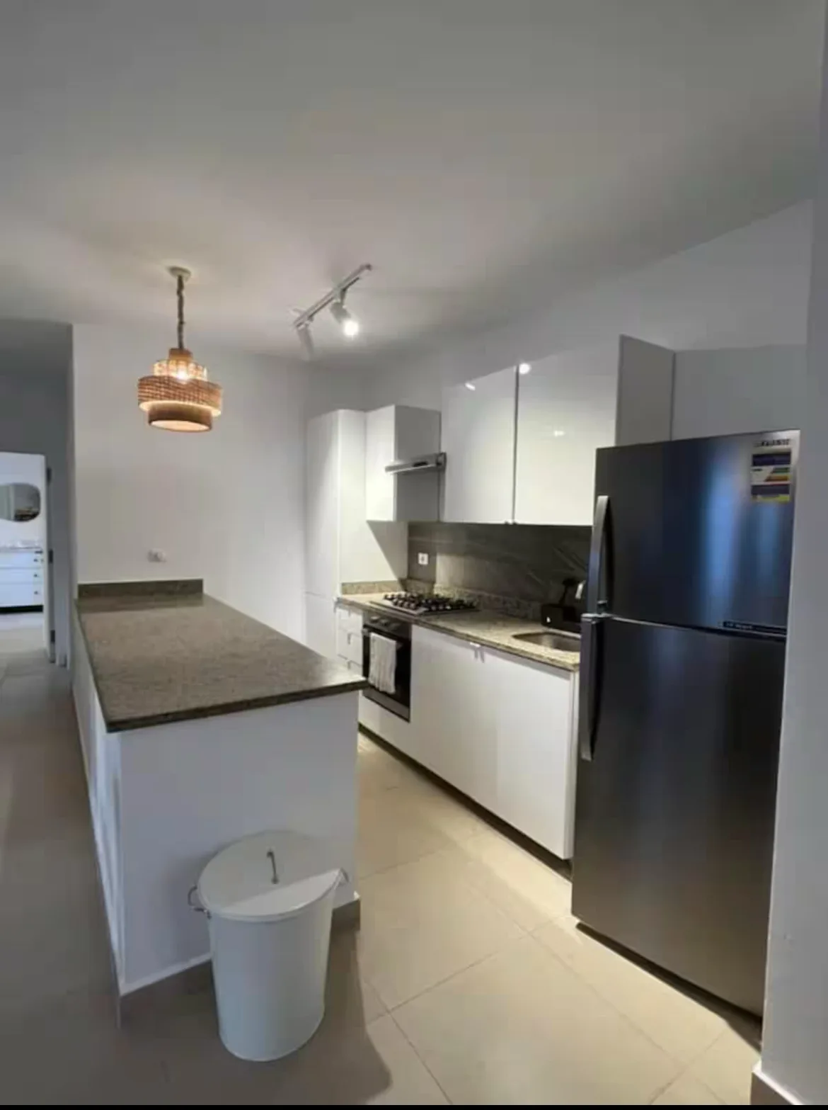 C02-S06 Beachtown 2 Bedroom Apartment — photo 3