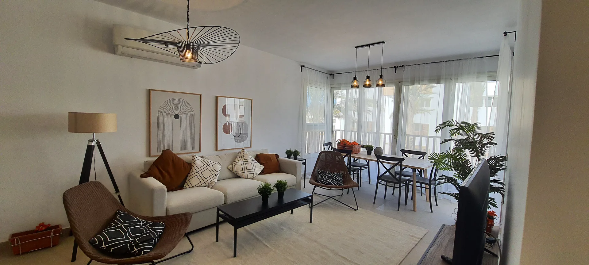 C08-F04 Beachtown 2 Bedroom Apartment — photo 2