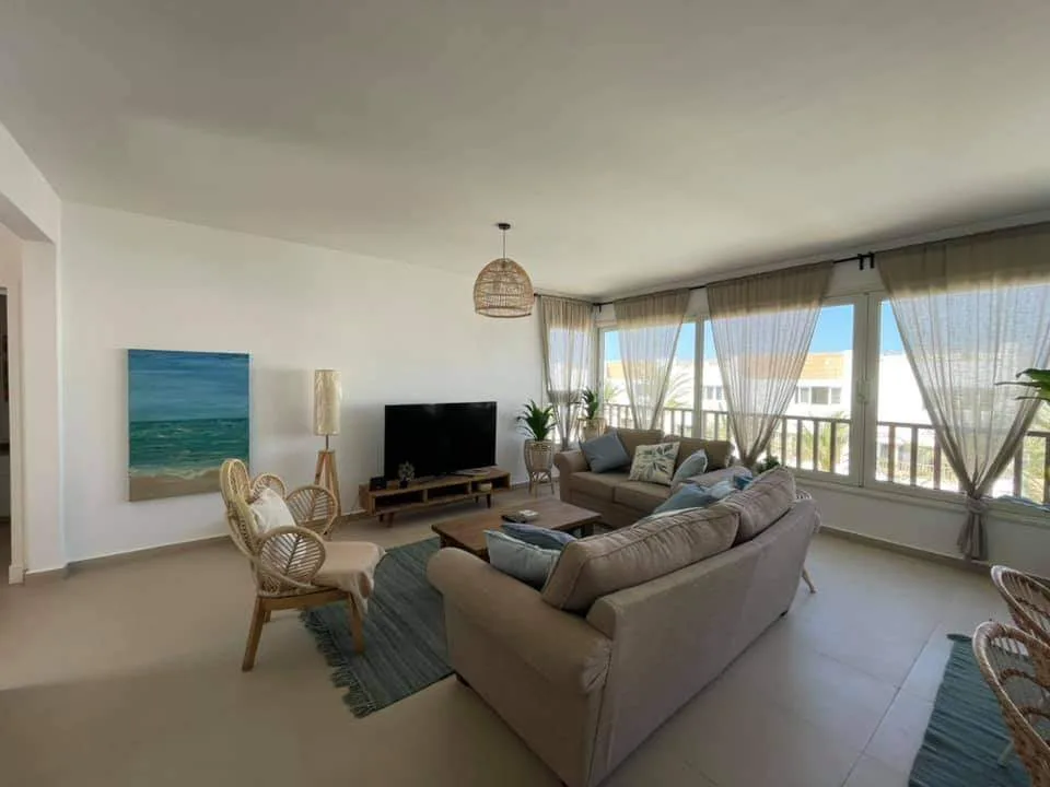 C08-S02 Beachtown 2 Bedroom + Maid’s Room Apartment — photo 3