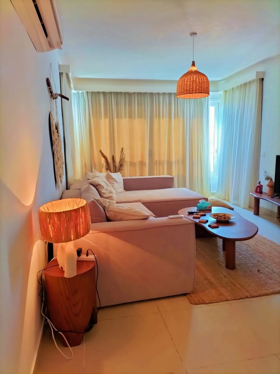 E01-S03 Beachtown 2 Bedroom Apartment — photo 2