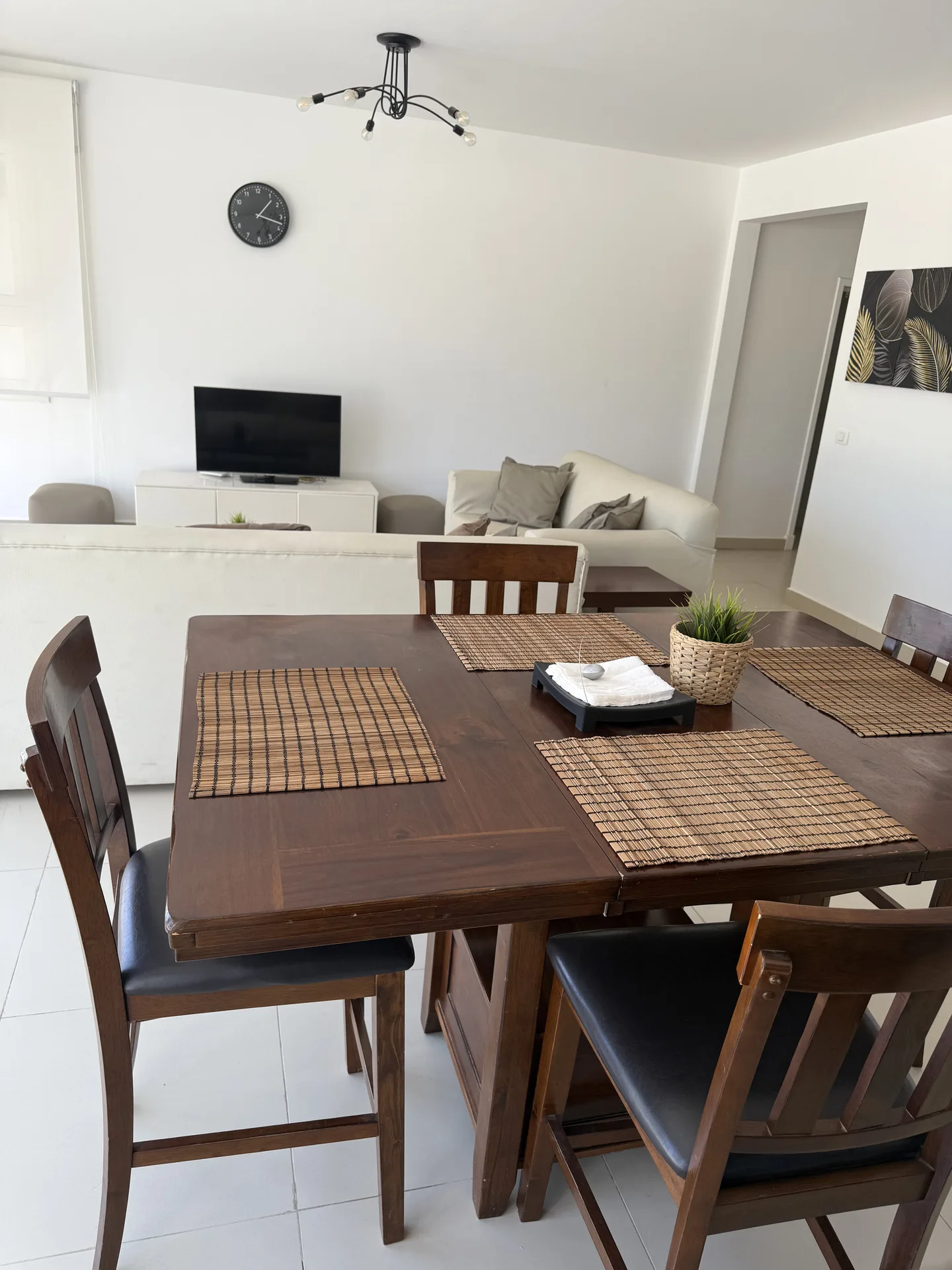E02-G05 Beachtown 2 Bedroom + Maid's Room Apartment — photo 6