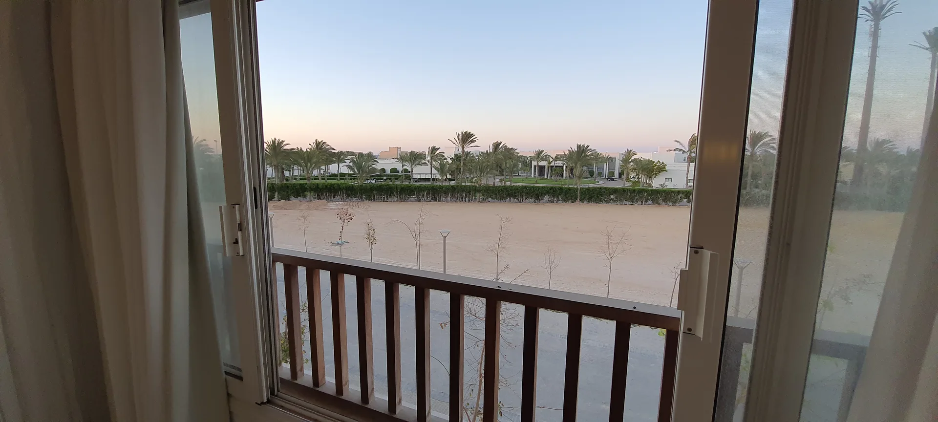 E02-S03 Beachtown 2 Bedroom Apartment — photo 6