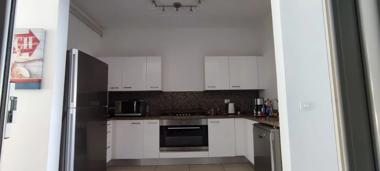 E22 Beachtown 7 Bedroom + Maid's Room Townvilla — photo 5