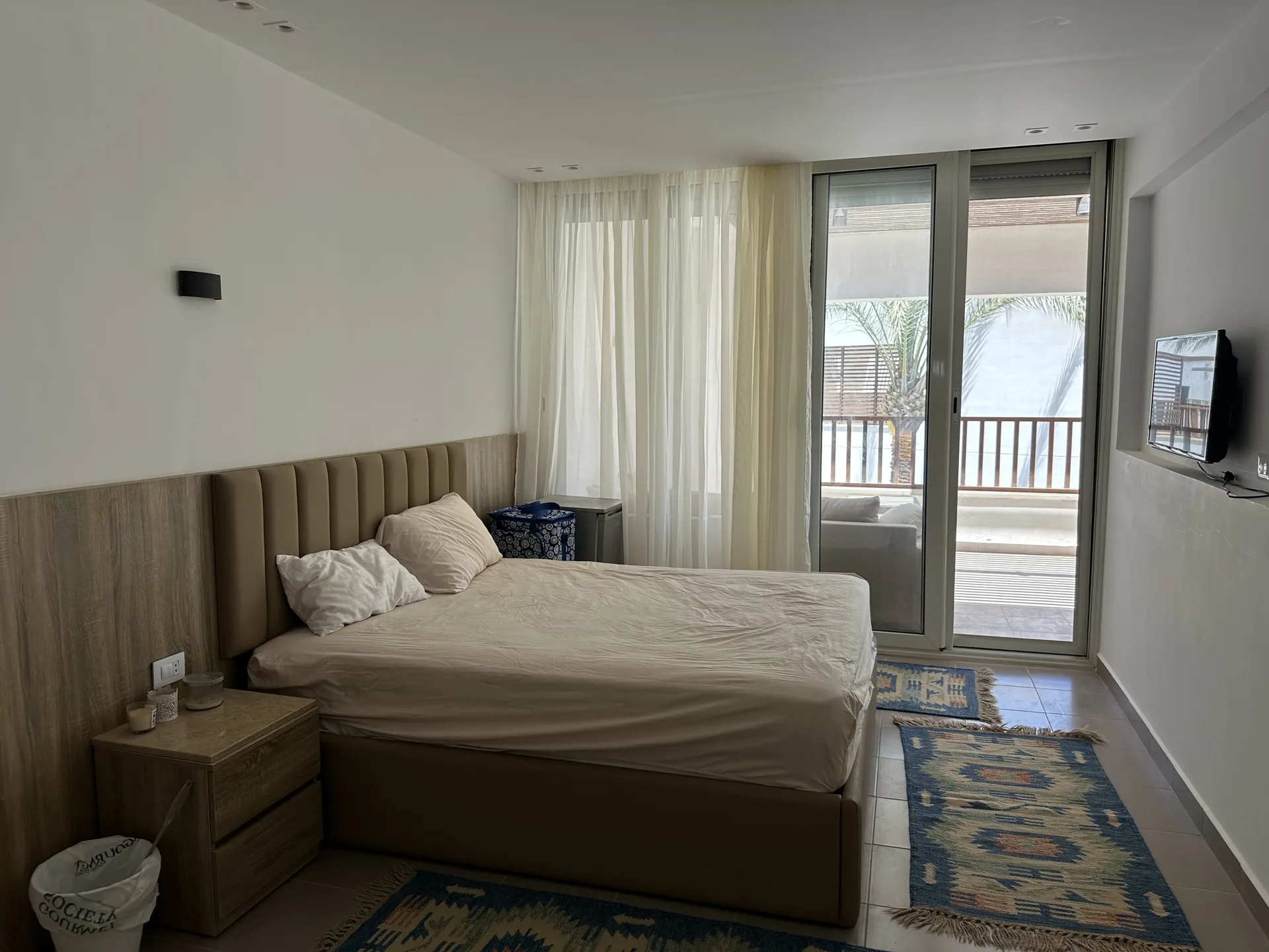 F11 Beachtown 4 Bedroom + Maid's Room Townvilla