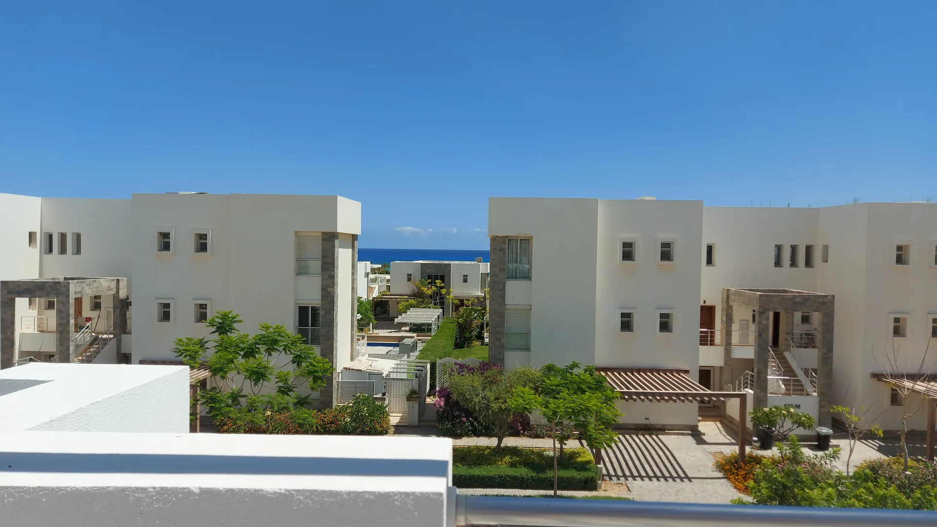 F33-F Residences 4 Bedroom + Maid's Room Chalet — photo 2