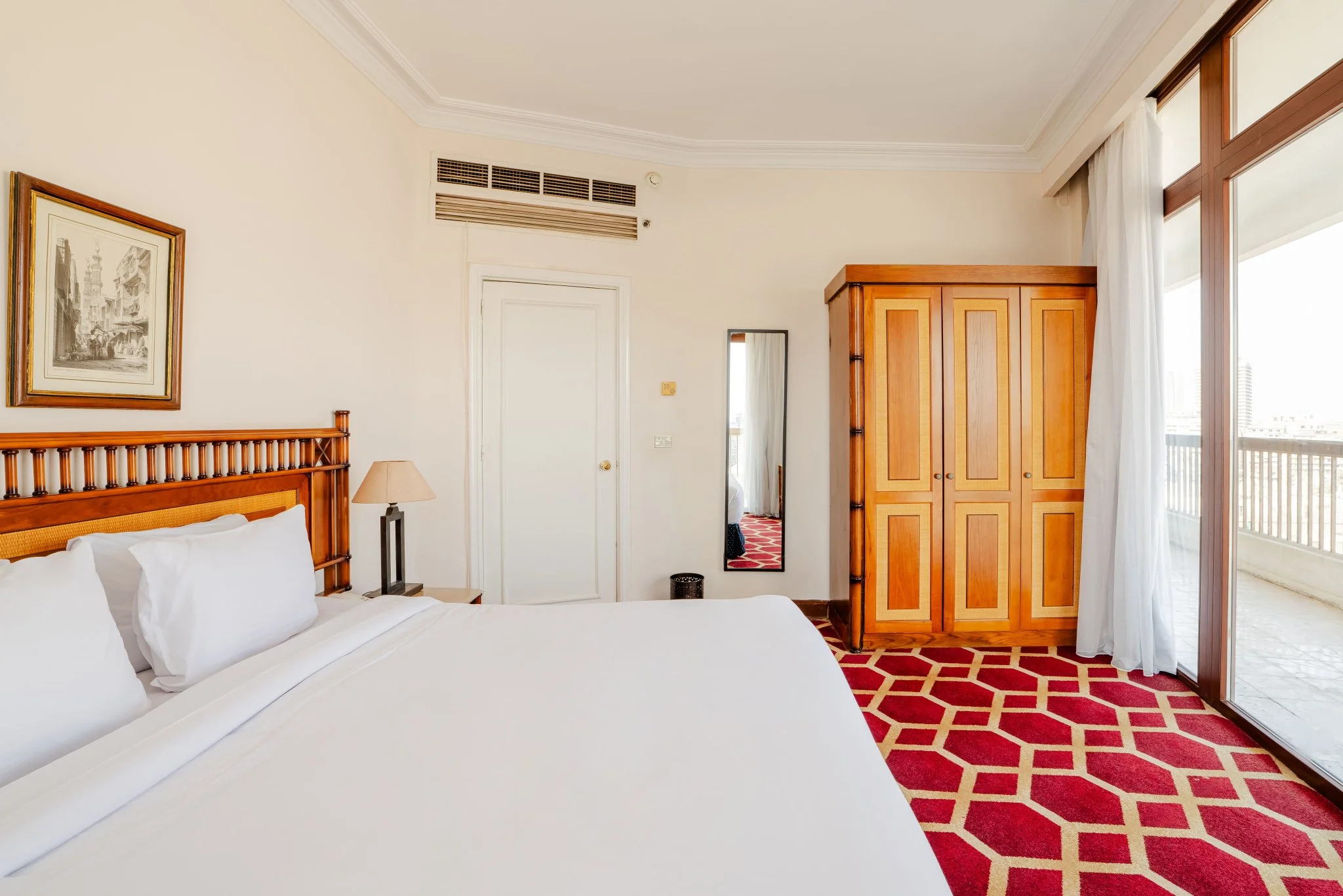 2 Bedroom Royal suite 1 King bed and two twin beds, photo 8