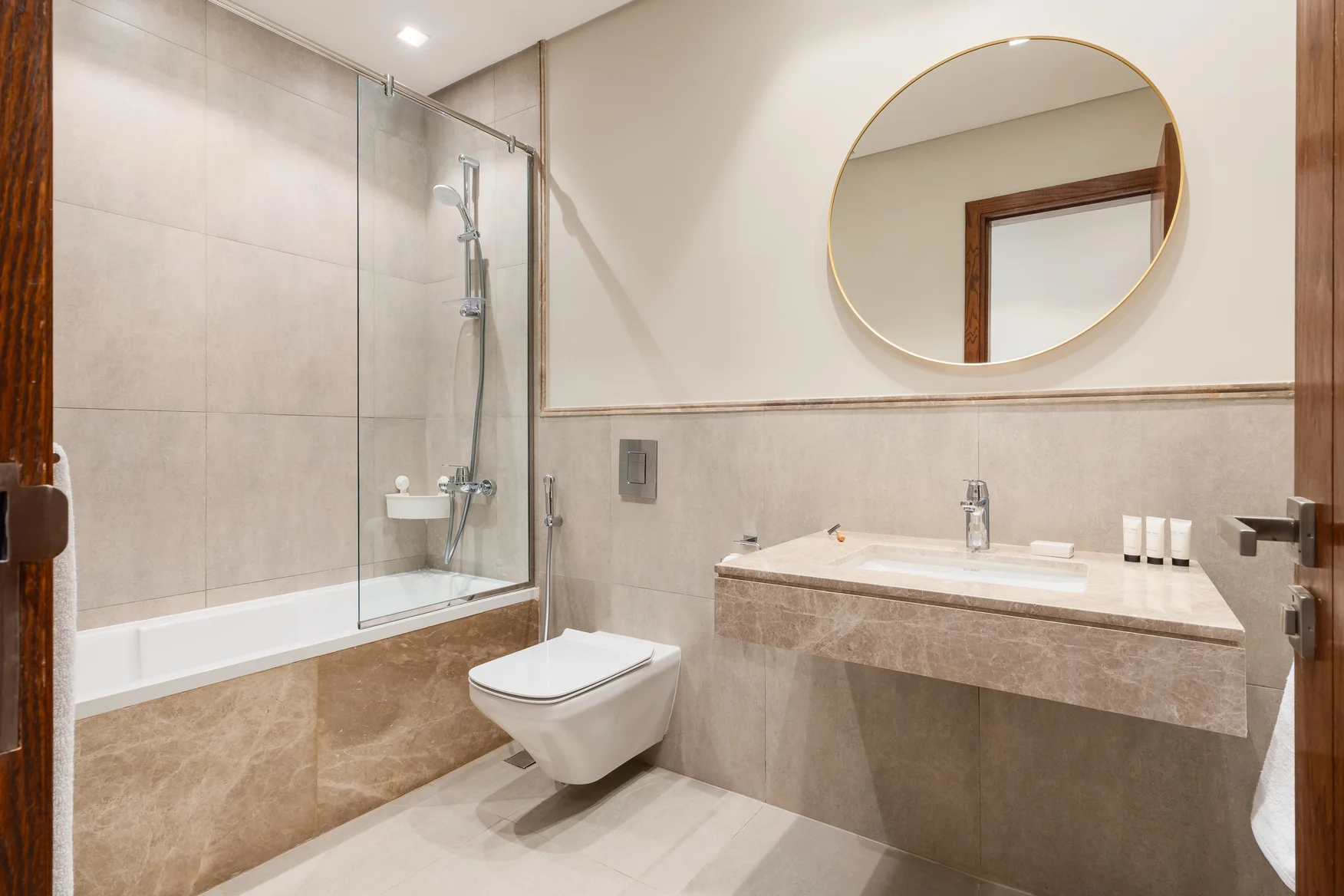 Sh. Zayed Aeon Towers 2BR w/ Kitchen, photo 8