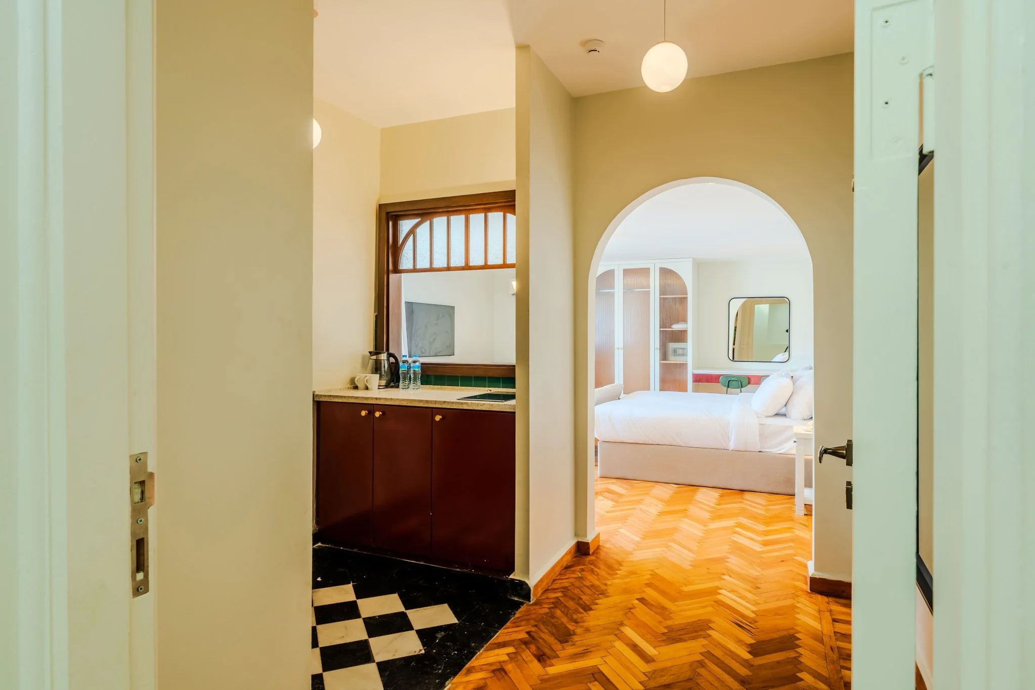 Suite With Balcony In a Boutique Hotel With Breakfast — photo 2
