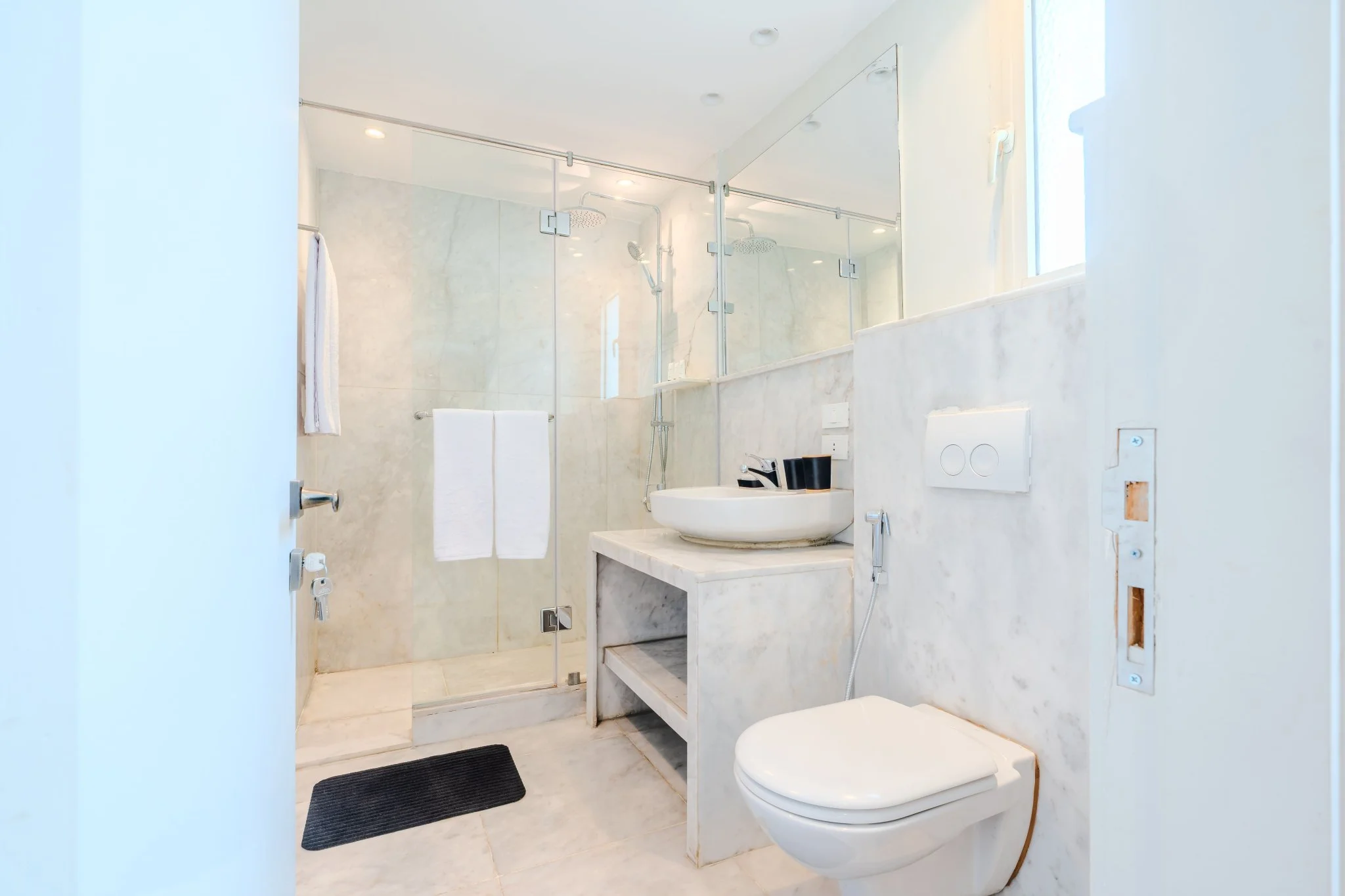 Suite With Balcony In a Boutique Hotel With Breakfast — photo 3