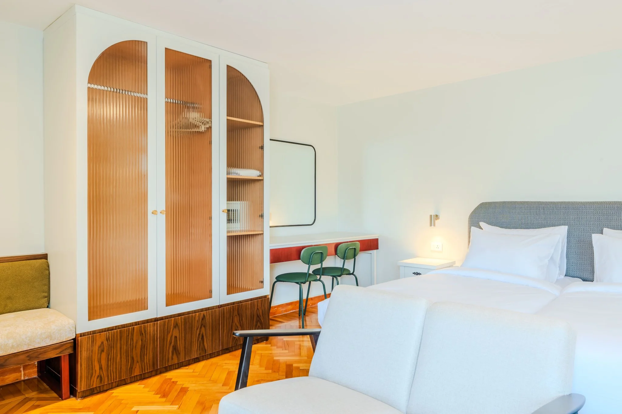 Suite With Balcony In a Boutique Hotel With Breakfast — photo 5