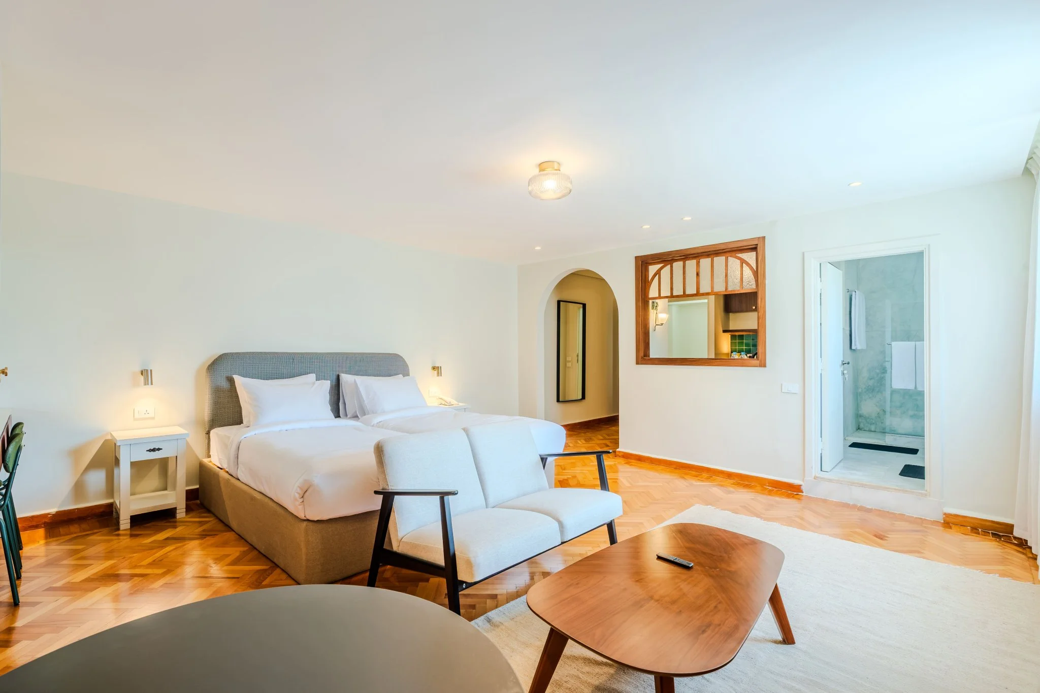 Suite With Balcony In a Boutique Hotel With Breakfast — photo 6