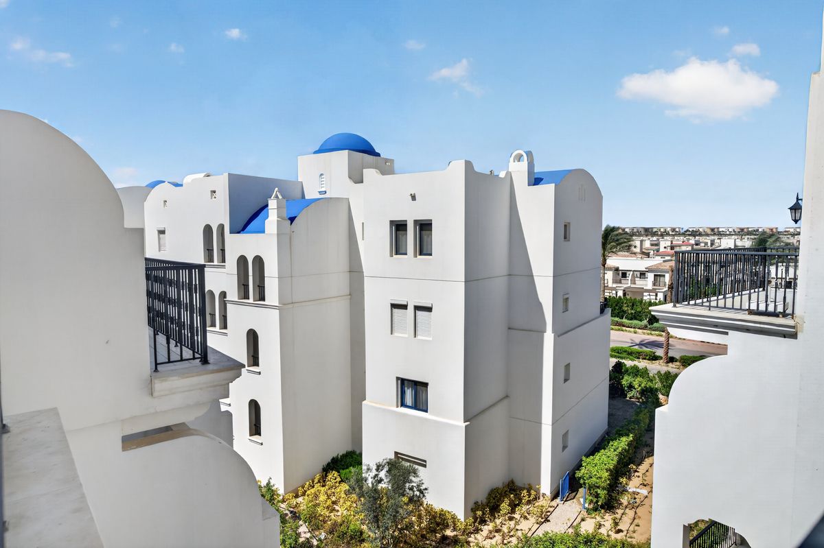1BDR Serviced Apartment · Greek