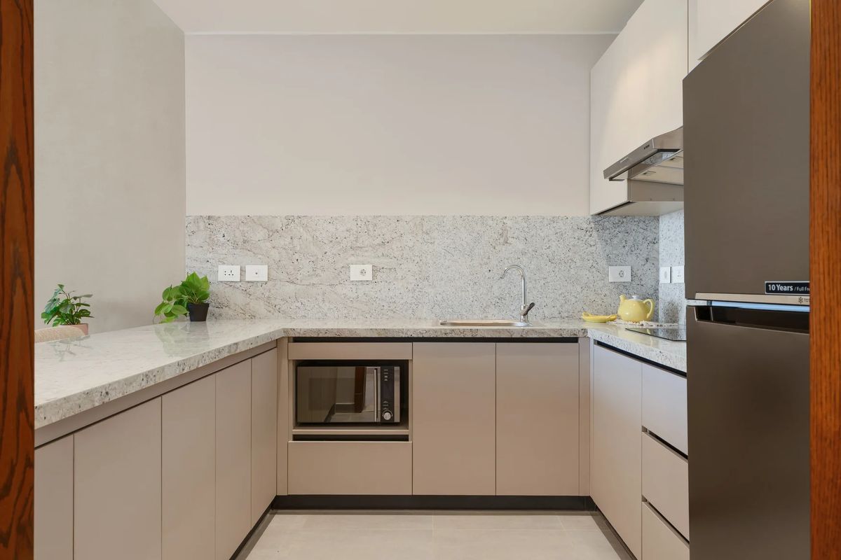 Sh. Zayed Aeon Towers 2BR w/ Kitchen — photo 3