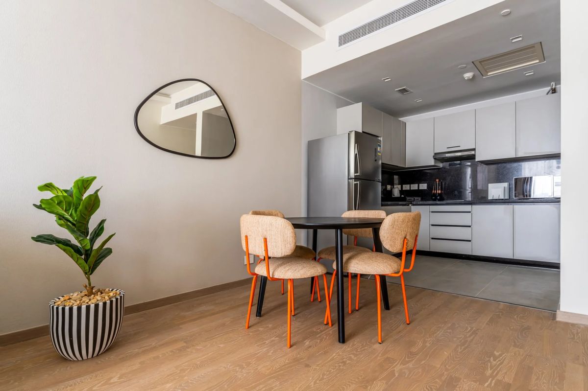 Sh. Zayed Aeon Towers 2BR w/ Kitchen — photo 6