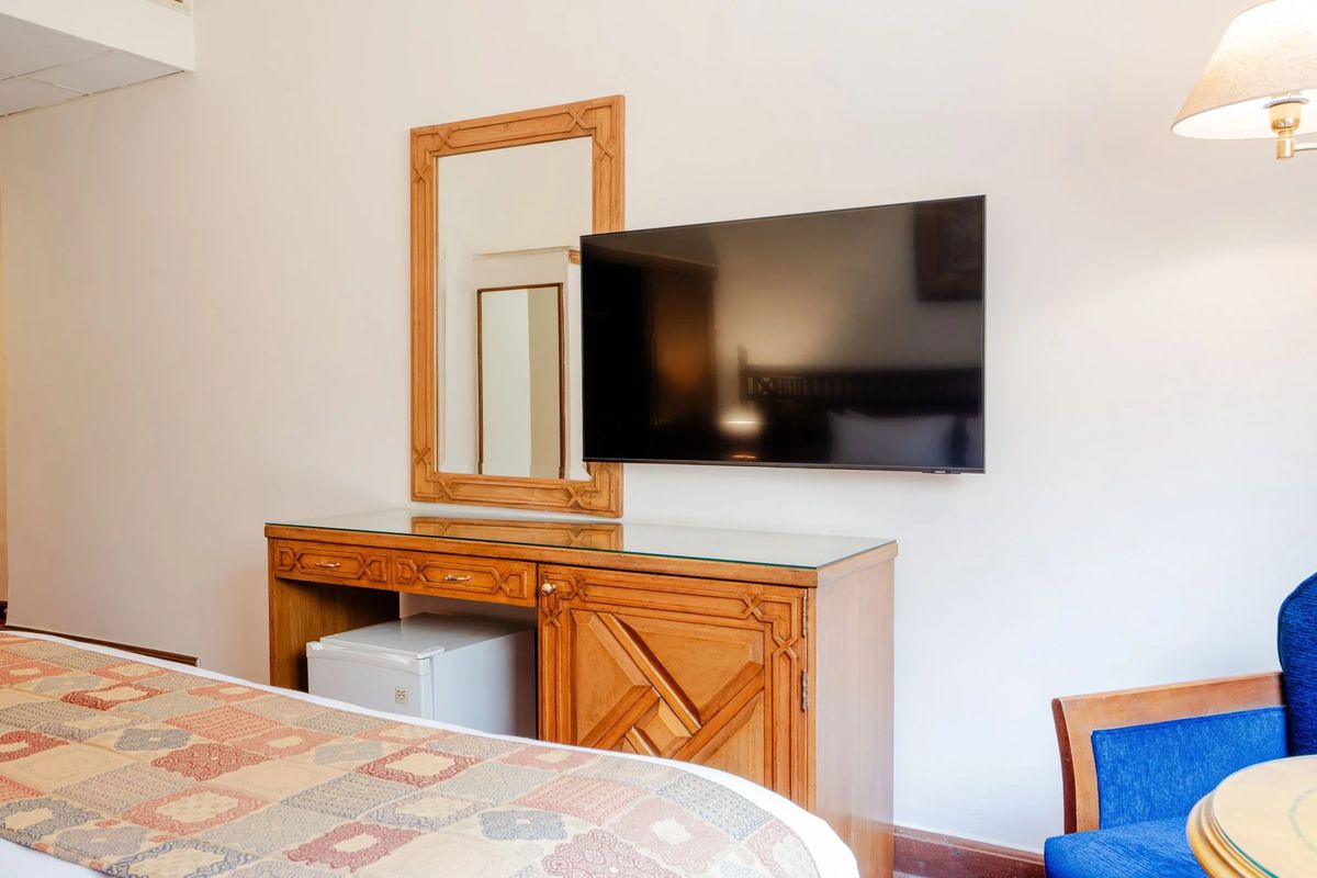 Standard triple room king bed and 2 Twin bed — photo 6